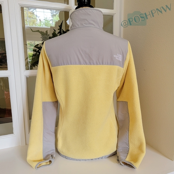 The North Face Retro Denali Zip-Up Fleece - Picture 2 of 14